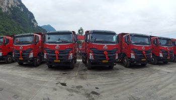 專業(yè)服務(wù)，成就大客戶，玉柴機(jī)電交付10臺乘龍自卸車