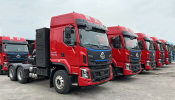 【開門紅】玉柴物流集團玉柴機電南寧公司喜獲50臺乘龍新能源牽引車訂單，開啟蛇年 “開門紅”